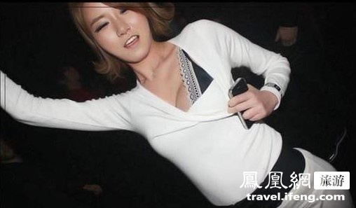揭韩国白富美的腐化生活_易看大杂烩